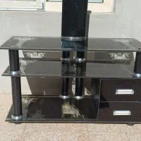 میزتلویزیون شیشه ای سالم وتمیز