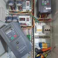 مونتاژ و عیب یابی تخصصی تابلو برق تک فاز و سه فاز|خدمات پیشه و مهارت|اراک, |دیوار