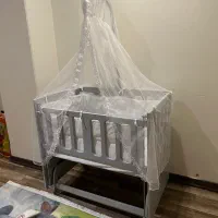 گهواره کودک و تخت کنار مادر در حد نو