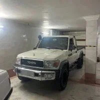 تویوتا لندکروز