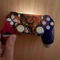 دسته ps4 کاملا سالم حتی تعمییر گاهم نرفته