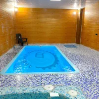 ساخت استخر فایبرگلاس ۲.۵ در ۴ پیش ساخته