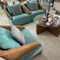 مبل ۶ نفره به‌همراه میز جلو مبلی و کوسن