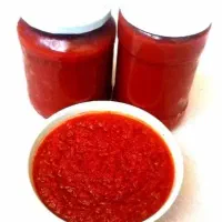 کارگر ساده در کارخانه رب