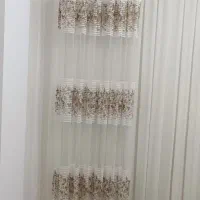 والان کنار پرده پانچ