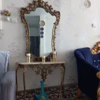 اینه  برنجی   همراه میز برنجی بدون الیاژ|بوفه، ویترین، کنسول|تهران, شوش (باغ آذری)|دیوار
