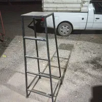 چهارپایه آهنی