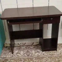میز کامپیوتر در حد نو