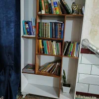 کتابخانه شیک و تمیز
