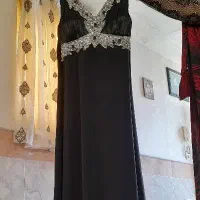 یک عدد لباس مجلسی سنگ دوزی