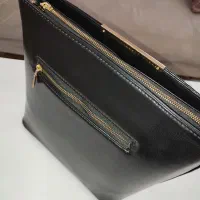 کیف مشکی بزرگ نو هست اصلا برنداشتمش|کیف، کفش، کمربند|رشت, حمیدیان|دیوار