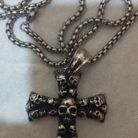 چند عدد زنجیر و پلاک استیل و خاص به شرط رنگ ثابت