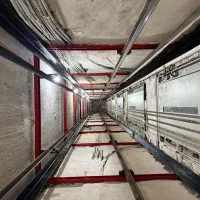 بازسازی و نگهداری آسانسور