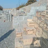 کارگر برای کار در مصالح ساختمانی  رانندگی با نیسان