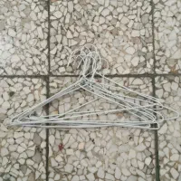 کاور لباس|بندرخت و رخت‌آویز|رشت, سعدی (تختی)|دیوار