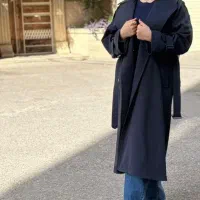 بارانی جنس پرادا|لباس|رشت, معلم|دیوار