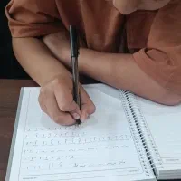 آموزش خصوصی خط تحریری/ خط باخودکار/ خطاطی باقلم نی