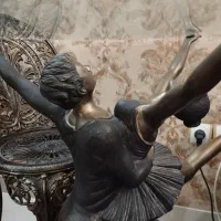 میز نهارخوری برنز مدل بالرین