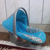 ۱عددکرییرمارک دلیجان وسرویس پلاستیک نوزاد