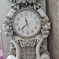 ساعت دیواری سالم و نو رنگ سفید