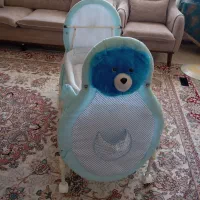 گهواره خیلی تمیز ونو مثل نو مناسب سیسمونی