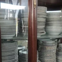 حدود ۵۰ دست چینی گلسرخی تمیز ودرحد|کلکسیون اشیاء عتیقه|همدان, |دیوار