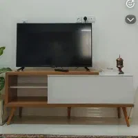 میز تلوزیون تمیز و بدون خط وخش