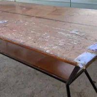 میز پایه فلزی محکم