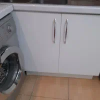 هایگلاس ترک صفحه کابینتا رو تازه عوض کردم