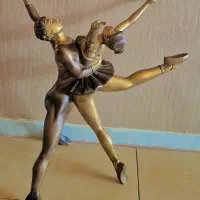 مجسمه بالرین برنزی