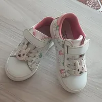 حراج لباس وکفش دخترانه وزنانه