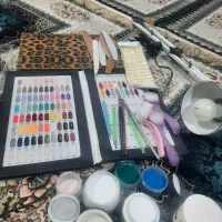 مقداری وسیله ناخن