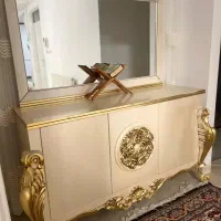 آینه و کنسول و آباژور ایستاده