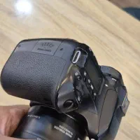 دوربین Canon 80D با لنز 18-135mm