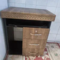 میز تحریر و  کامپیوتر