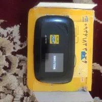 یک دستگاه مودم