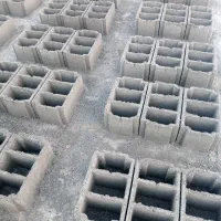 به یک بلوک زن سقفی ماهر نیازمندیم
