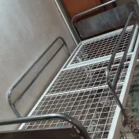 تخت بیمارستانی