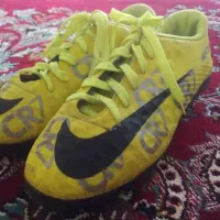 کفش ورزشی برای چمن