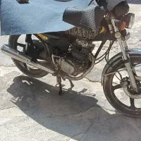 یه عدد موتور سیکلت 200cc مدل 1391