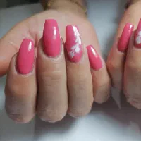 خدمـات کاشت ناخن در گنبد