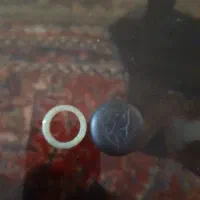 یک عدد سنگ و یک عدد انگشتر که کلا اونم سنگ