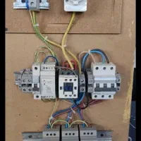 کلید سه فاز و تابلو برق