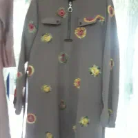 چهار عدد لباس مجلسی به فروش میرسد