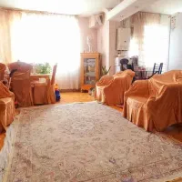 آپارتمان ۹۰متری فول زیرقیمت آذر شرقی