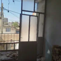 دو عدد درب ویک عدد چهار چوب پنجره به فروش میرسد