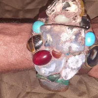 بازو بند پهلوانی|جواهرات|گلبهار, شهر جدید گلبهار|دیوار