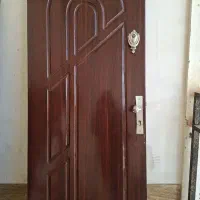در واحد آپارتمان