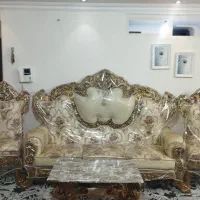 مبل سلطنتی ۹ نفره با کاور و ساعت ست و عسلی