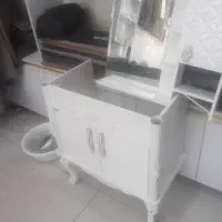 روشویی و آینه